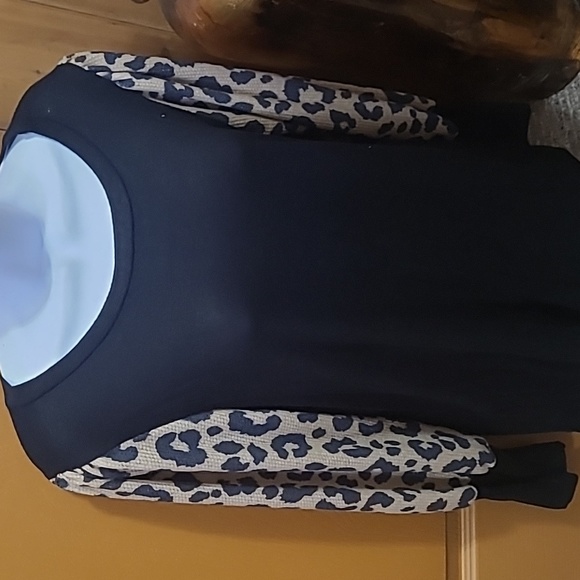 ❤️ New Leopard Sleeve Top - Picture 6 of 6